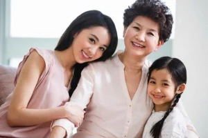 Ứng Phó Khi Mẹ Chồng Thích Can Thiệp Vào Đời Sống Riêng