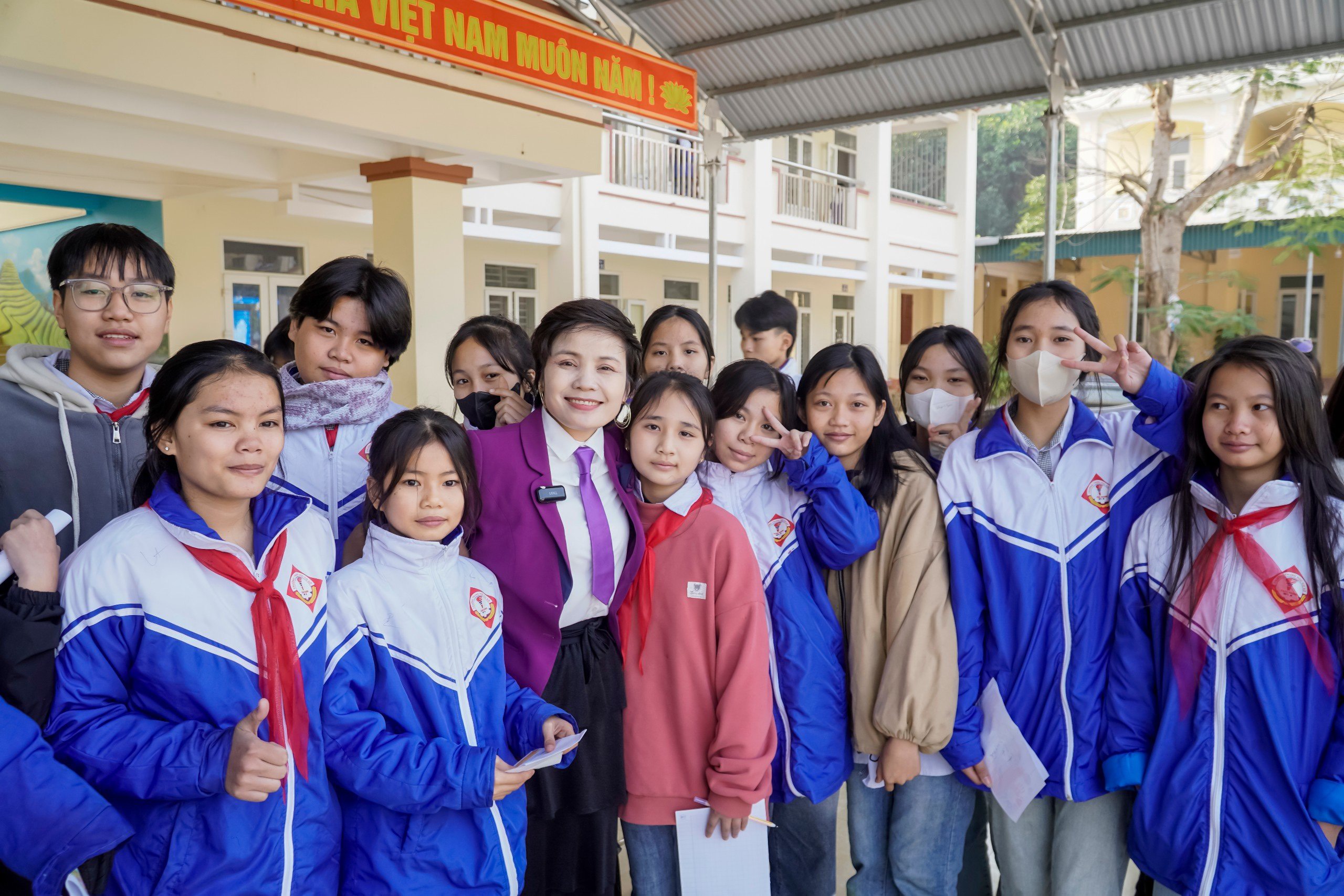 CGTL Vera Xuân Hường chia sẻ “Truyền thông, định hướng nghề nghiệp cho học sinh Trung học cơ sở" tại Trường THCS Xuân Khang, huyện Như Thanh, tỉnh Thanh Hóa 6 z5014541997258 5f8ca4ca362f42db926531325545e8d6