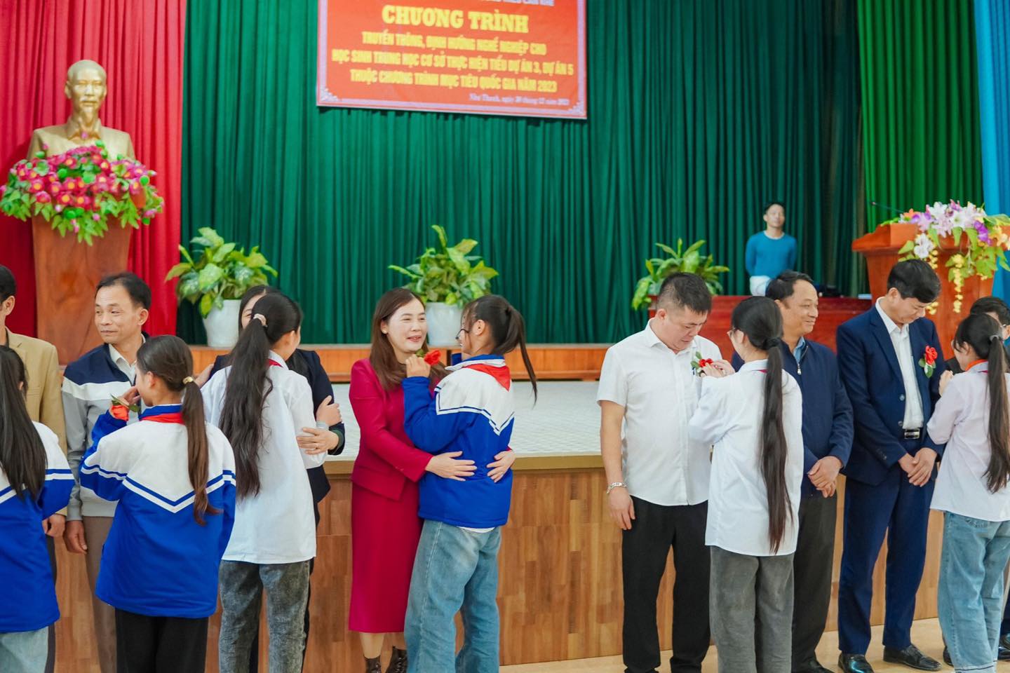 CGTL Vera Xuân Hường Đào Tạo Tại Chương Trình Định Hướng Nghề Nghiệp Cho Học Sinh THCS Tại Trường THCS Cán Khê - Huyện Như Thanh 5 414902742 807994898009974 4656547956783650293 n