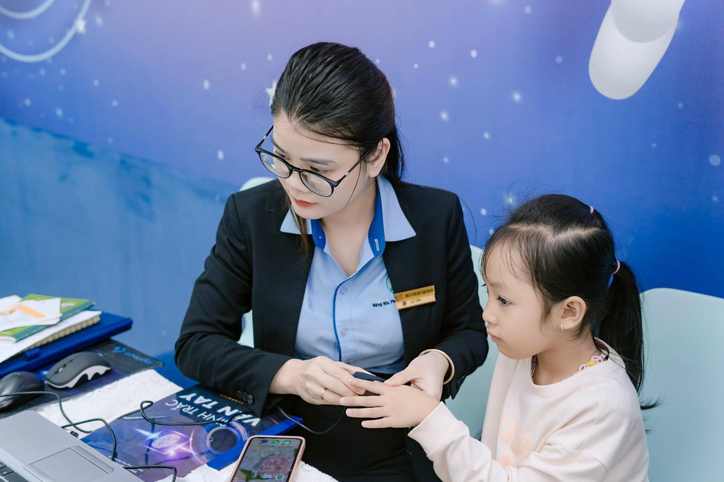 Tâm Lý Hạnh Phúc Việt Tổ Chức Ngày Hội Sinh Trắc Vân tay - Khám Phá Tiềm Năng Não Bộ Con Yêu tại Trung tâm Anh Ngữ Scots English Thanh Hóa 3 431820411 855565509919579 8037638401200024799 n